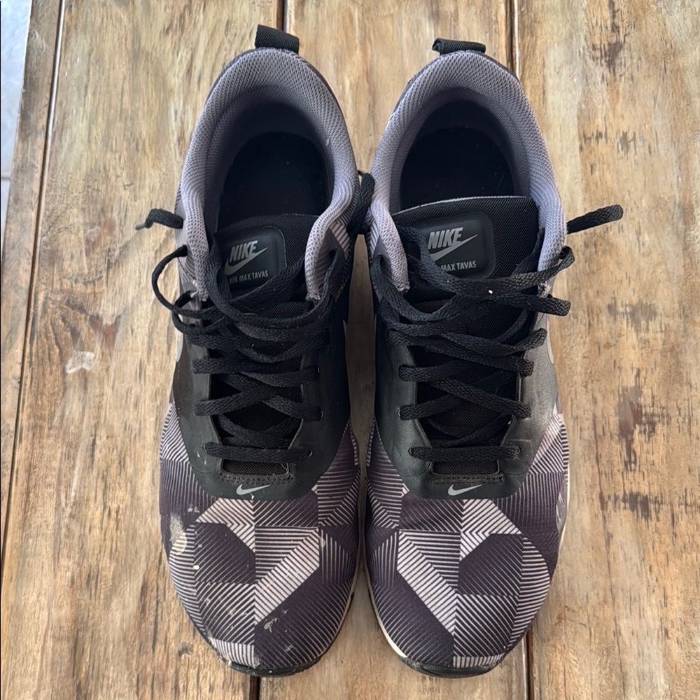 Nike Air Max Tavas Black and Gray Sneakers